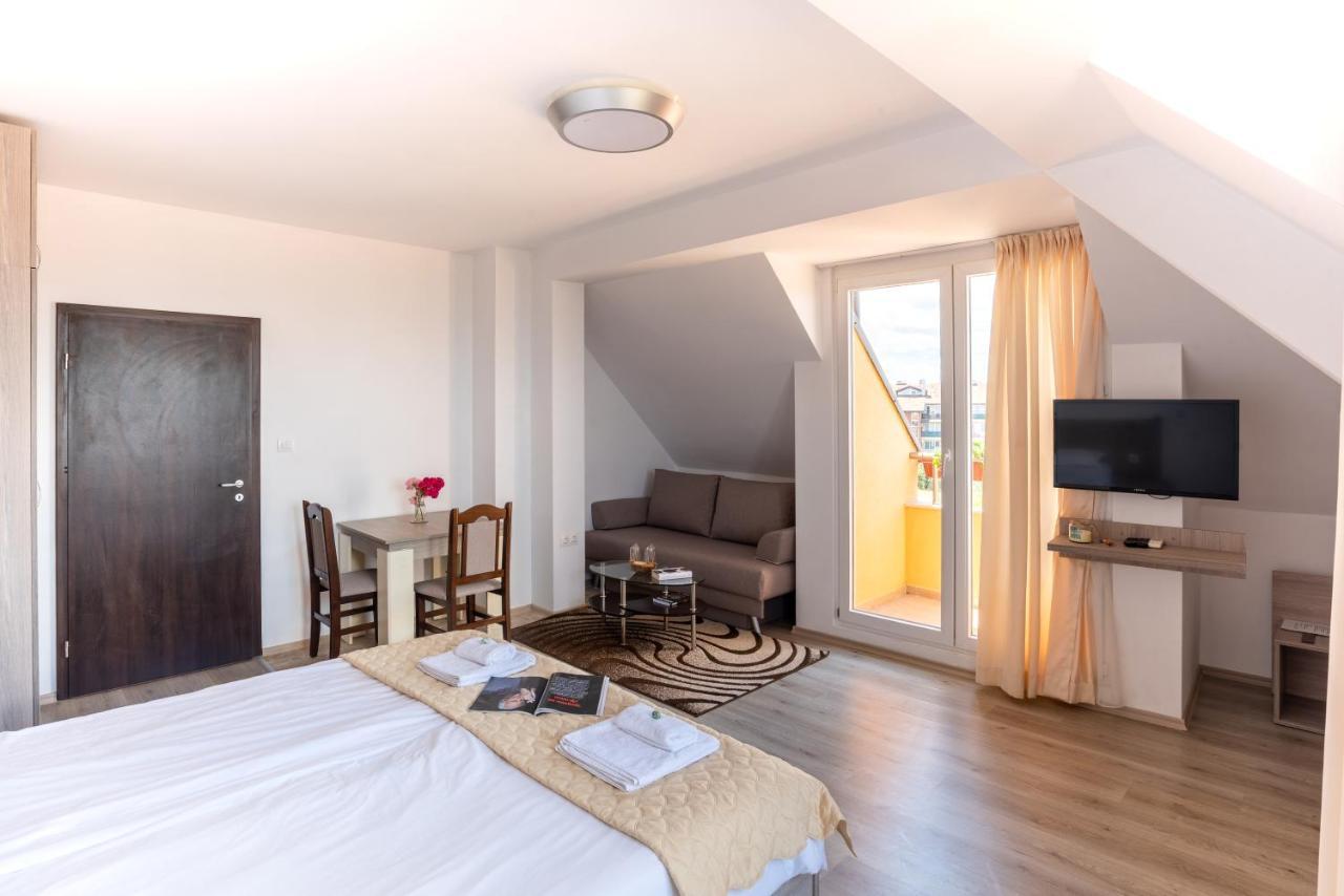 Boutique Wellness Hotel Ambrosia 체르노모레츠 외부 사진